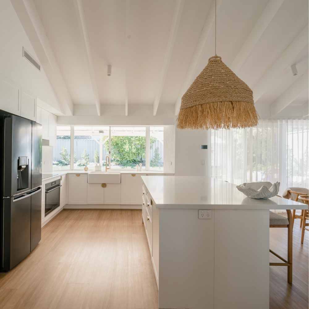 Shaker profiles throughout the kitchen & laundry Shaker profiles throughout the kitchen & laundry